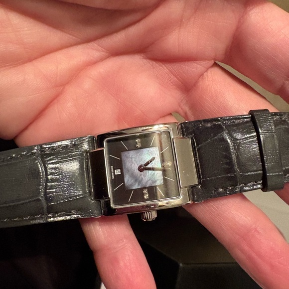 Tissot T-Trend Women's Watch Model T090.310.16.126.00. - Picture 7 of 11